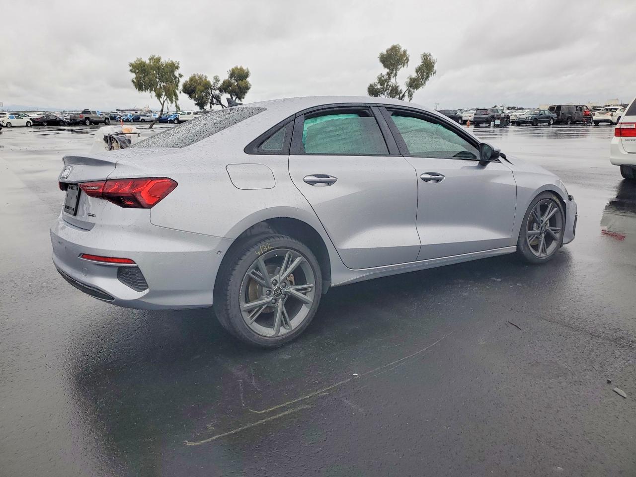 2024 Audi A3 VIN WAUGUDGY2RA040428 photo 3