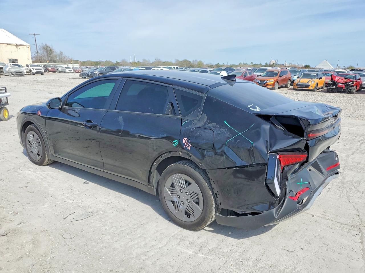 2025 Kia K4 lx VIN 3KPFT4DE8SE179459 photo 2