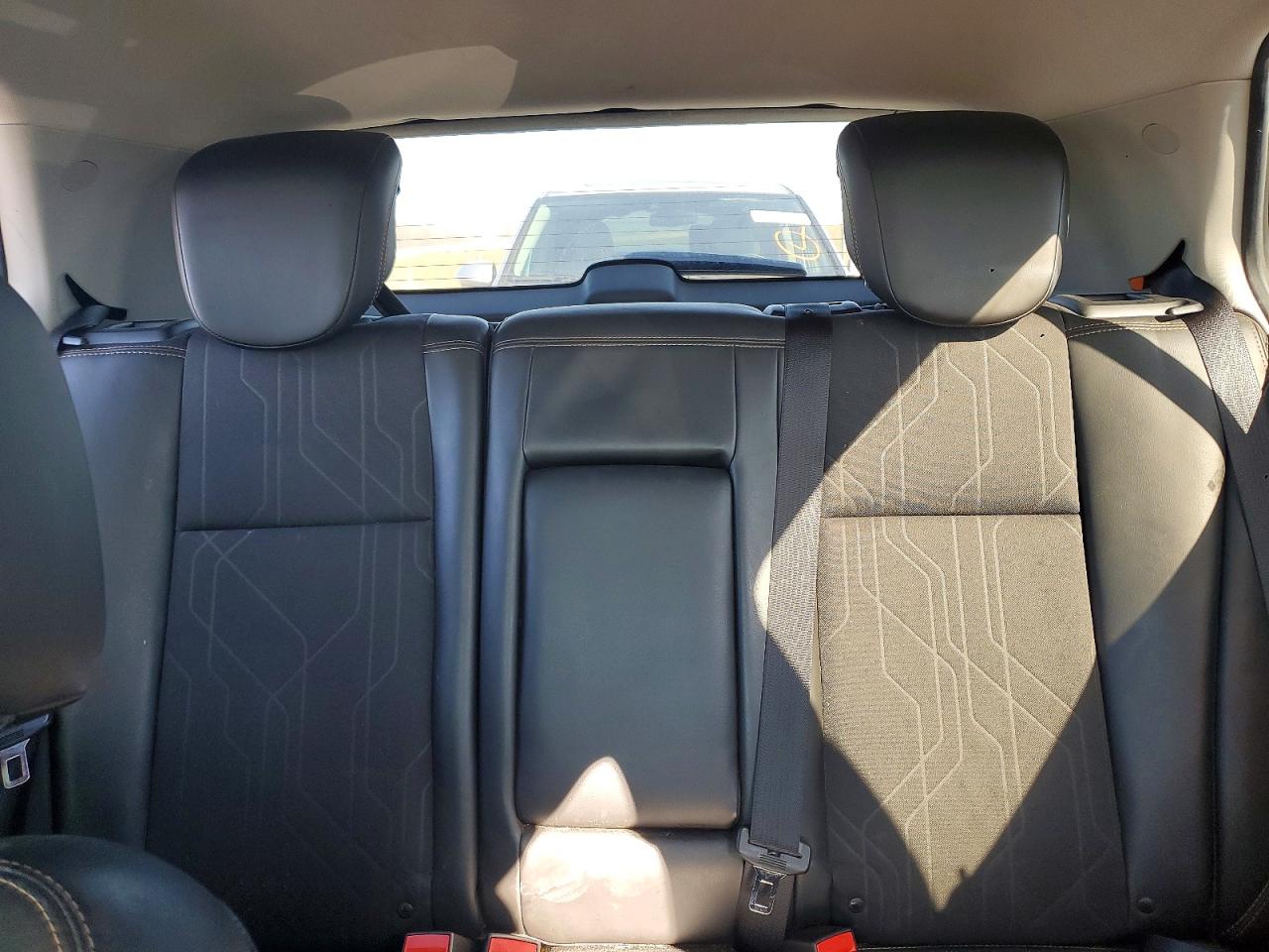 2018 Chevrolet Trax VIN 3GNCJLSB6JL177285 photo 10