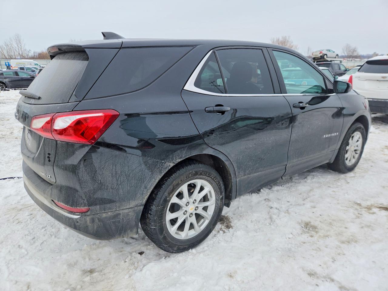 2021 Chevrolet Equinox VIN 2GNAXUEV4M6129696 photo 3