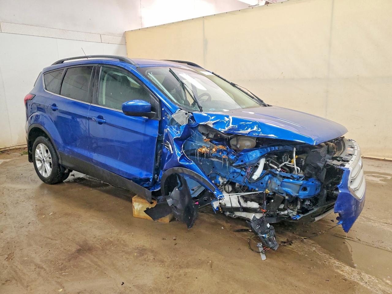 2019 Ford Escape VIN 1FMCU0HD2KUA82460 photo 4