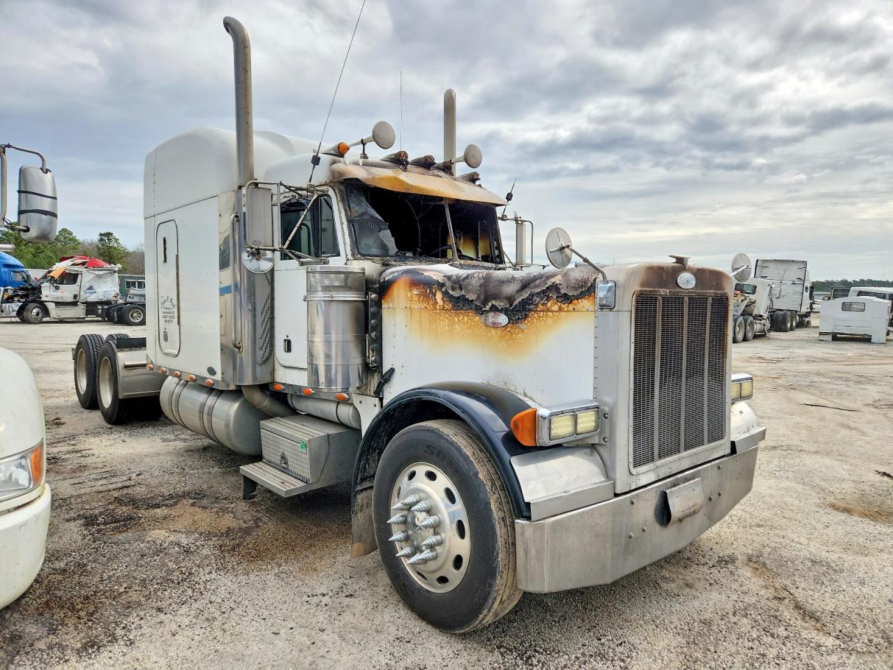 2004 PETERBILT All models VIN 1XP5DB9X74D832891 photo 1