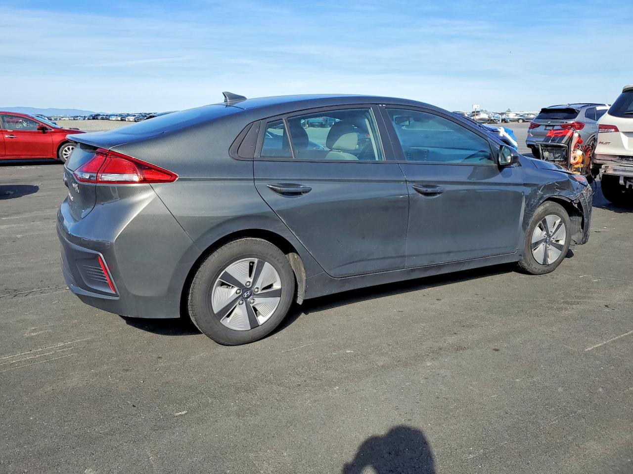 2022 Hyundai Ioniq VIN KMHC65LC4NU271704 photo 3