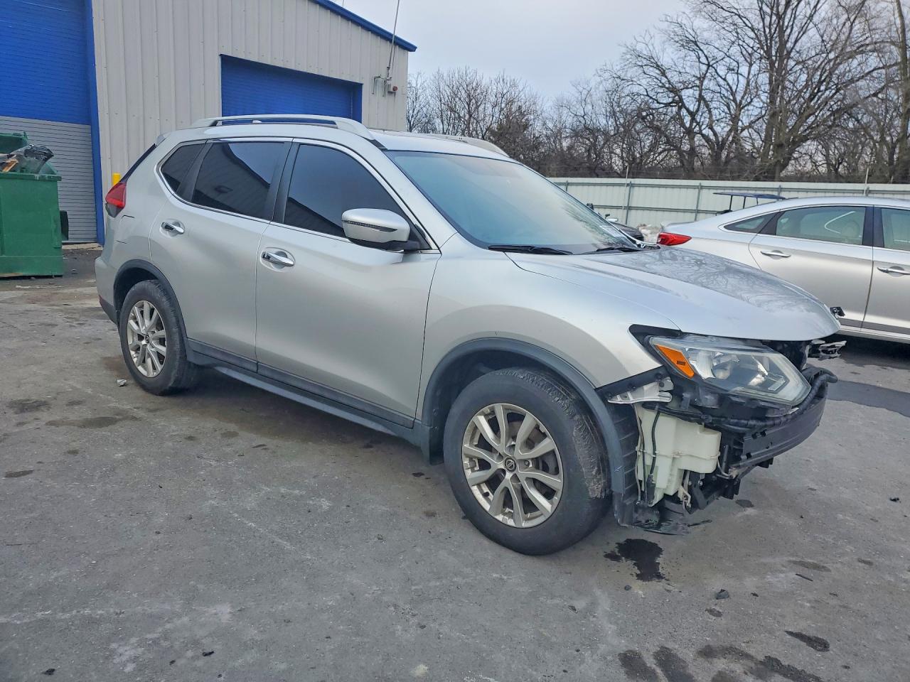 2017 Nissan Rogue VIN 5N1AT2MT9HC733276 photo 4