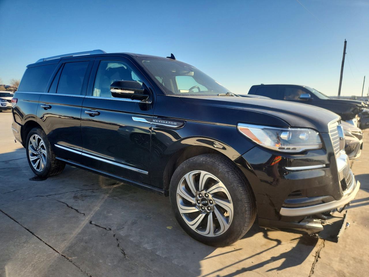 2024 Lincoln Navigator VIN 5LMJJ2LG6REL02715 photo 4