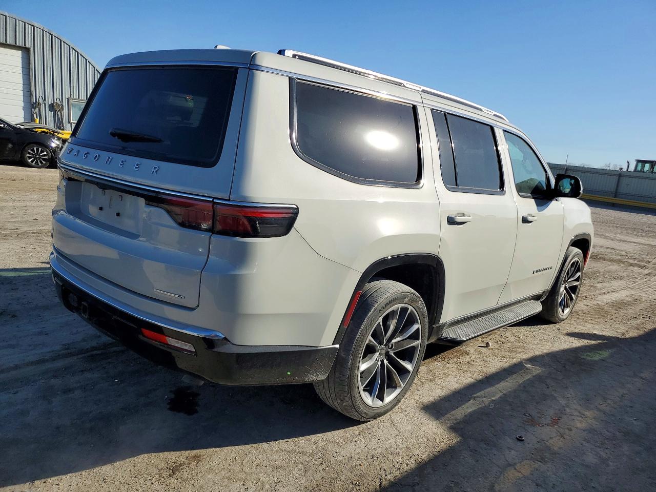 2022 Jeep Wagoneer VIN 1C4SJUBTXNS147930 photo 3