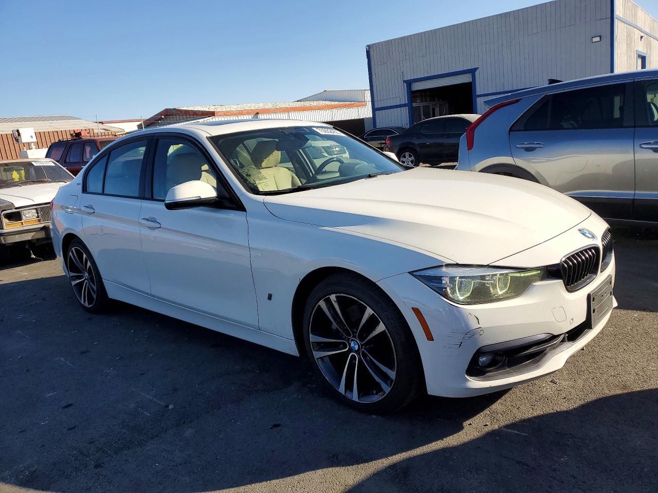 2018 BMW 3 series VIN WBA8E1C51JA756737 photo 4