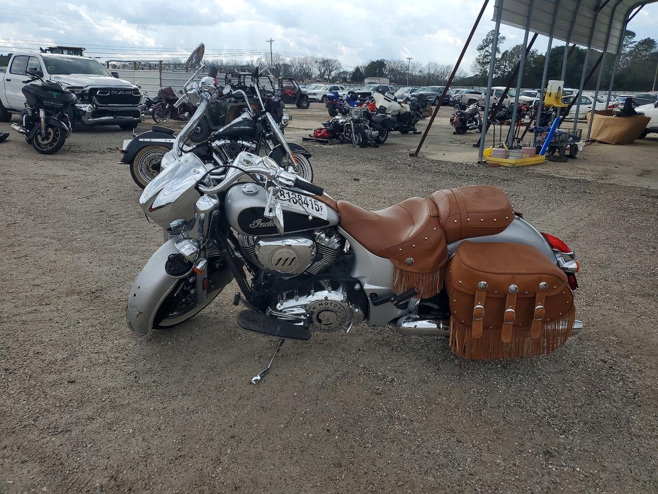 2016 Indian Motorcycle VIN 56KCCVAA6G3340572 photo 3