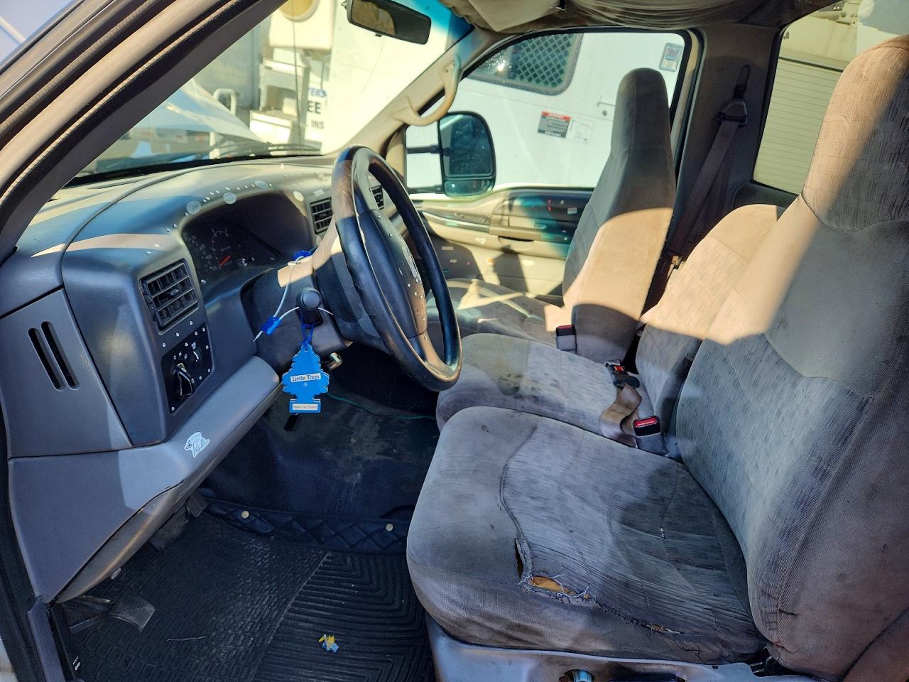 1999 Ford F450 VIN 1FDXF46F2XEA89112 photo 7