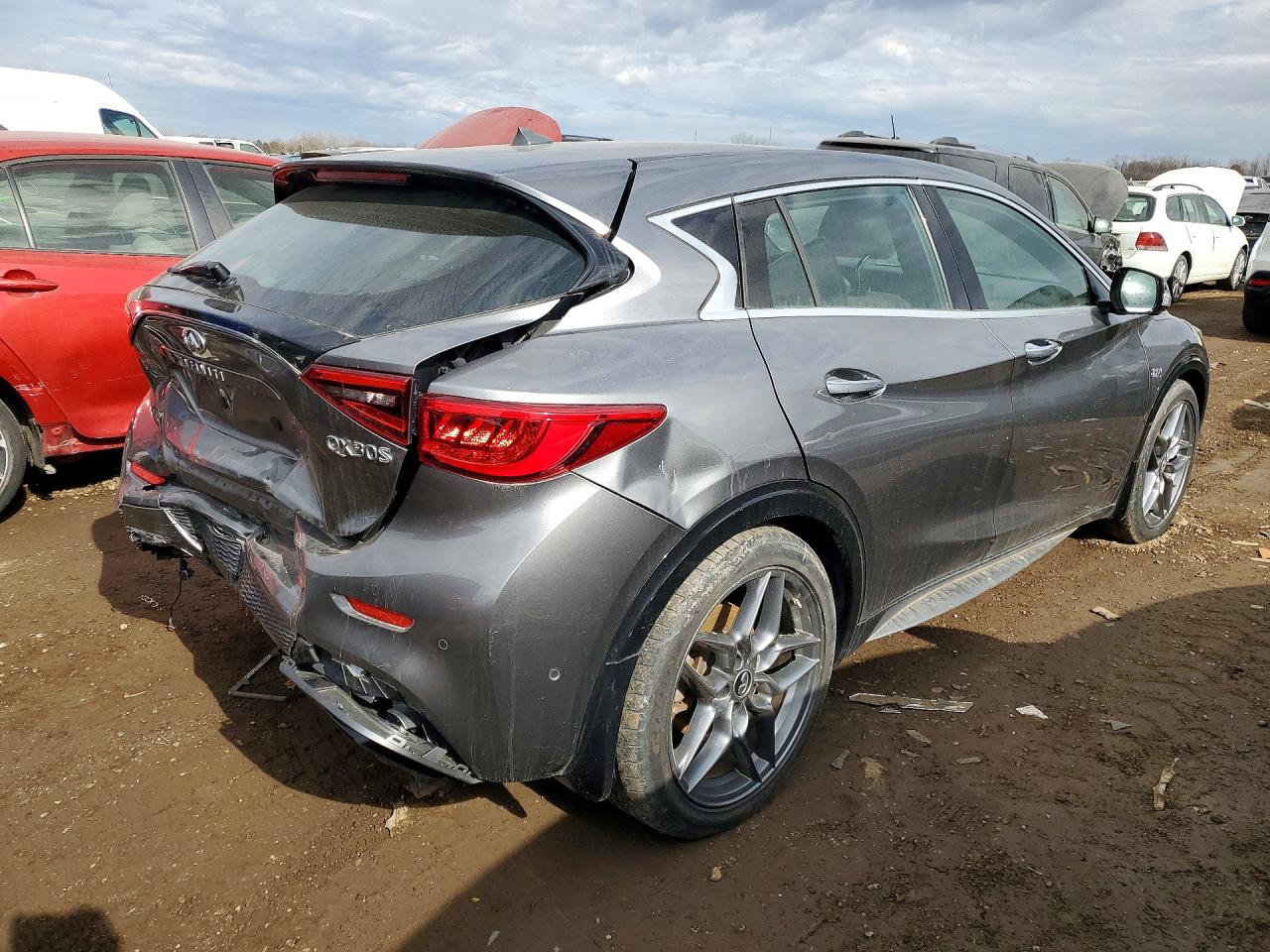 2018 INFINITI Qx30 VIN SJKCH5CP4JA046581 photo 3