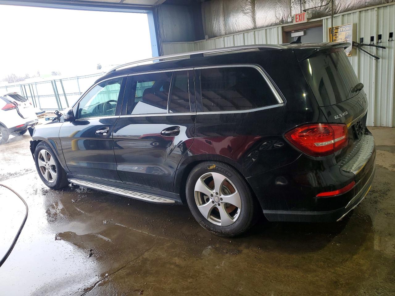2017 Mercedes-Benz Gls-class VIN 4JGDF6EE7HA842049 photo 2