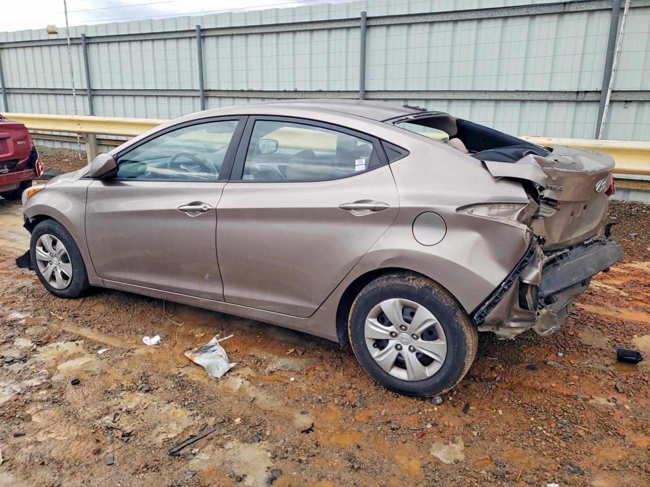 2016 Hyundai Elantra VIN 5NPDH4AE8GH723765 photo 2