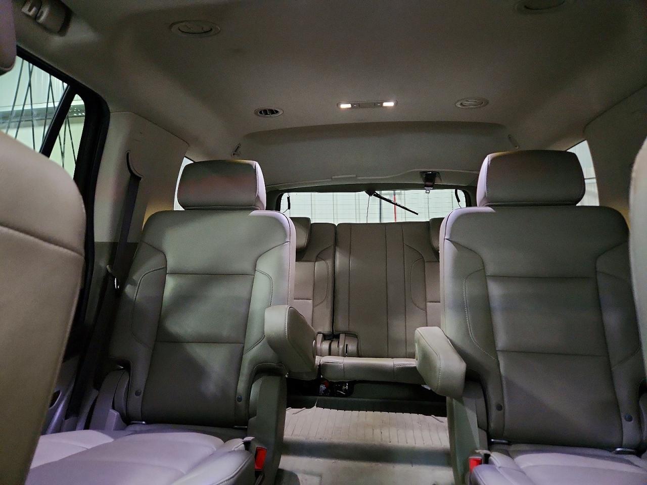 2019 Chevrolet Tahoe VIN 1GNSKBKC6KR398150 photo 10