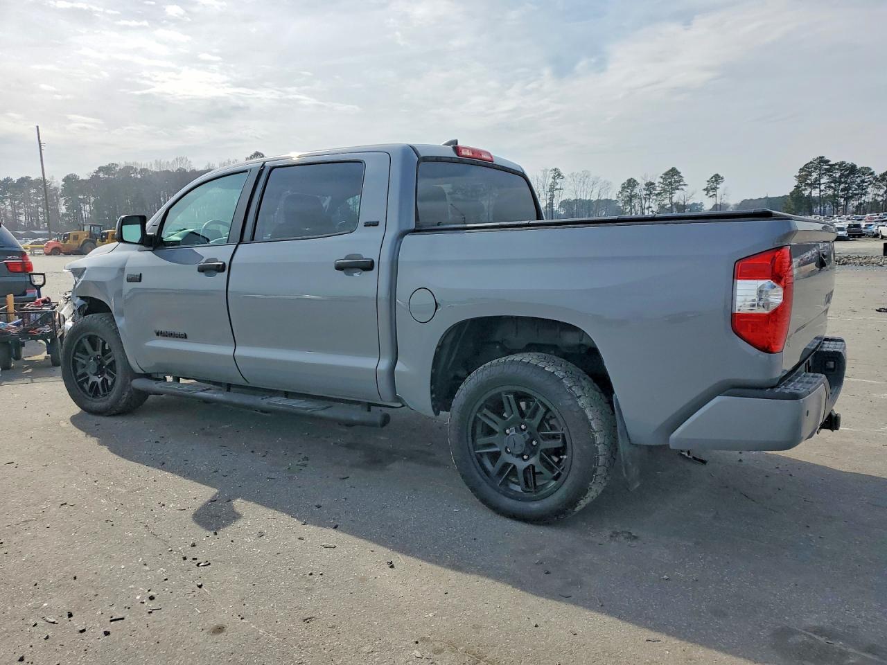 2021 Toyota Tundra VIN 5TFEY5F11MX298101 photo 2