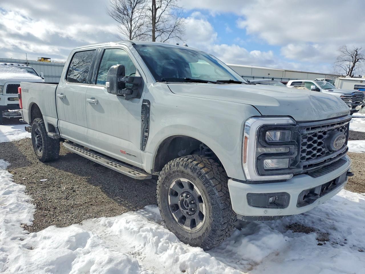 2025 Ford F350 VIN 1FT8W3BM2SEC21768 photo 4
