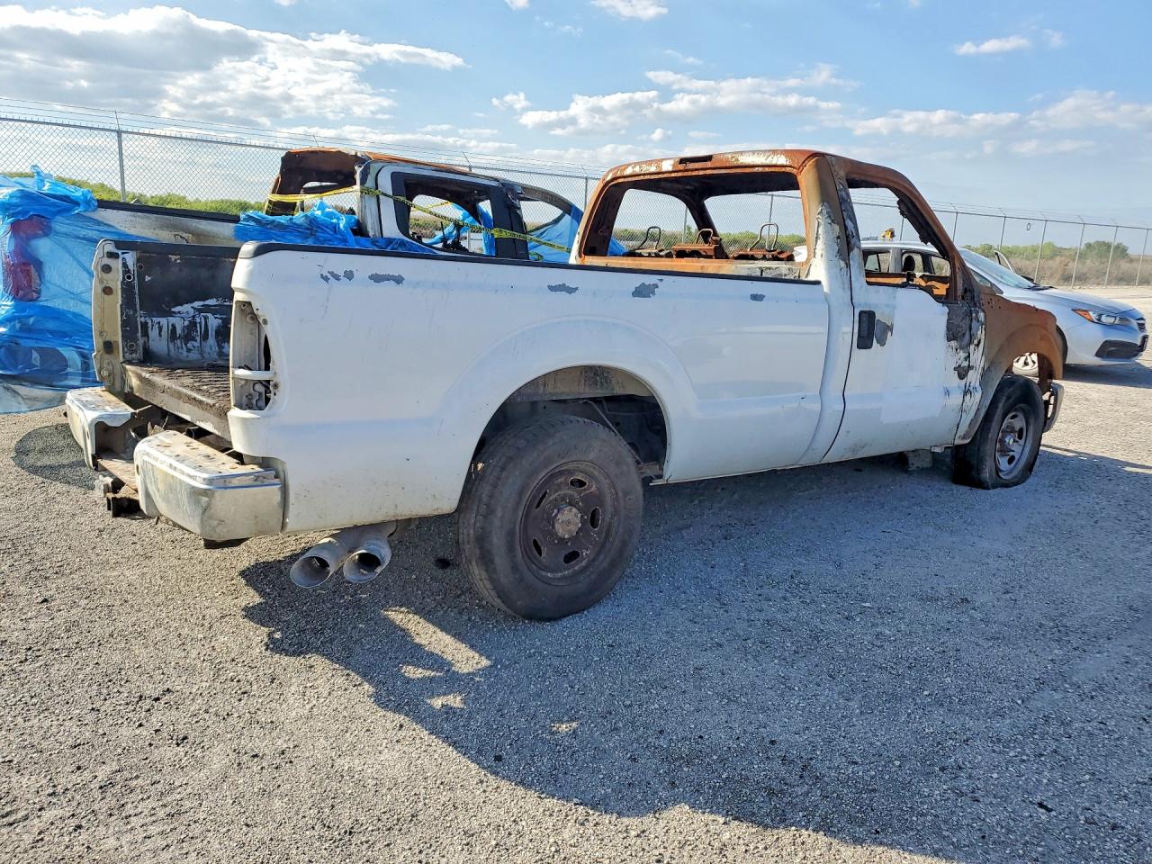 2011 Ford F250 VIN 1FTBF2AT4BEA73373 photo 3