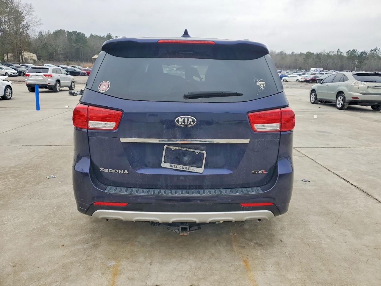 2018 Kia SEDONA VIN KNDME5C18J6351449 photo 6