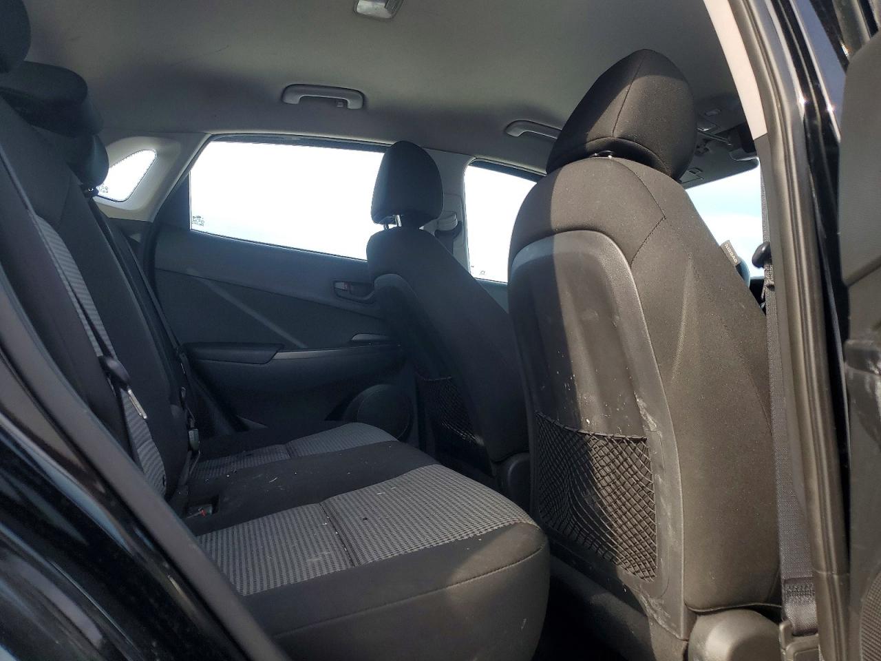 2018 Hyundai Kona VIN KM8K12AA7JU110977 photo 10