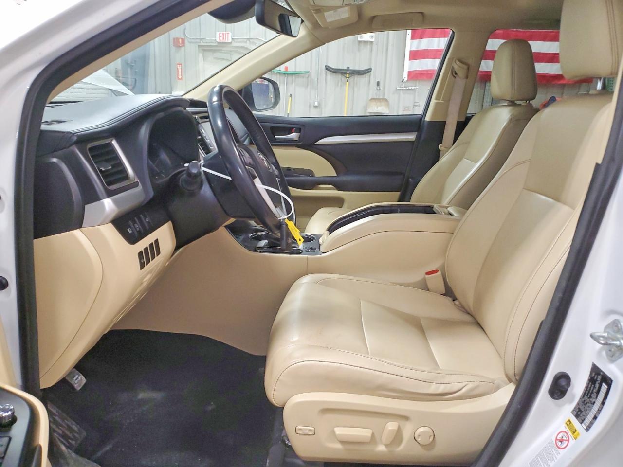 2017 Toyota Highlander VIN 5TDJZRFH9HS356838 photo 7