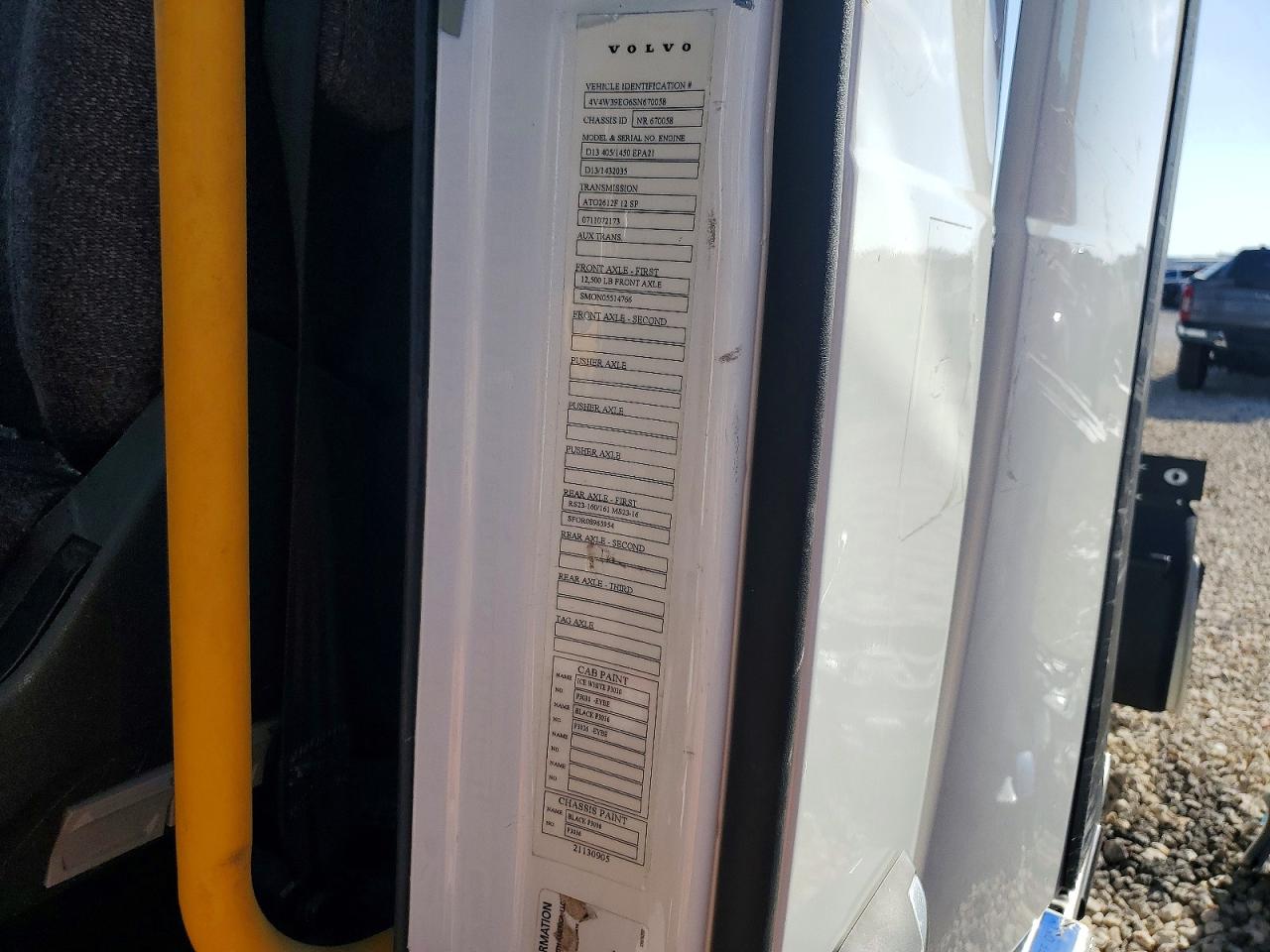 2025 Volvo All models VIN 4V4W39EG6SN670058 photo 10