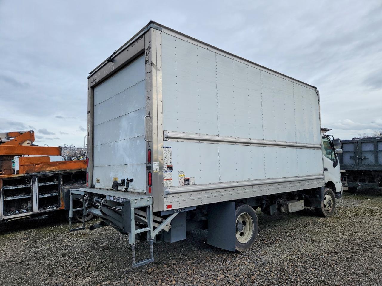 2019 HINO All models VIN JHHRDM2H3KK006272 photo 4