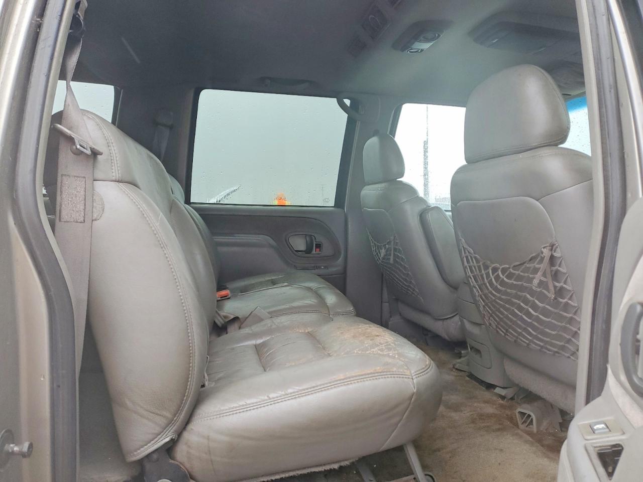 1999 CHEV Suburban VIN 3GNFK16R4XG215216 photo 11