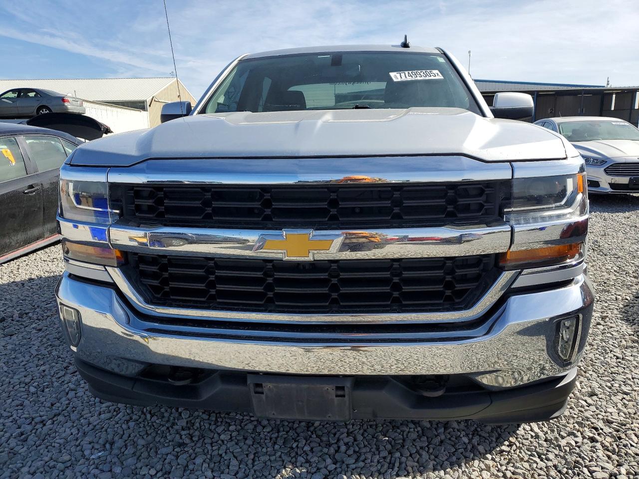 2018 Chevrolet All models VIN 1GCUKREC1JF223097 photo 5