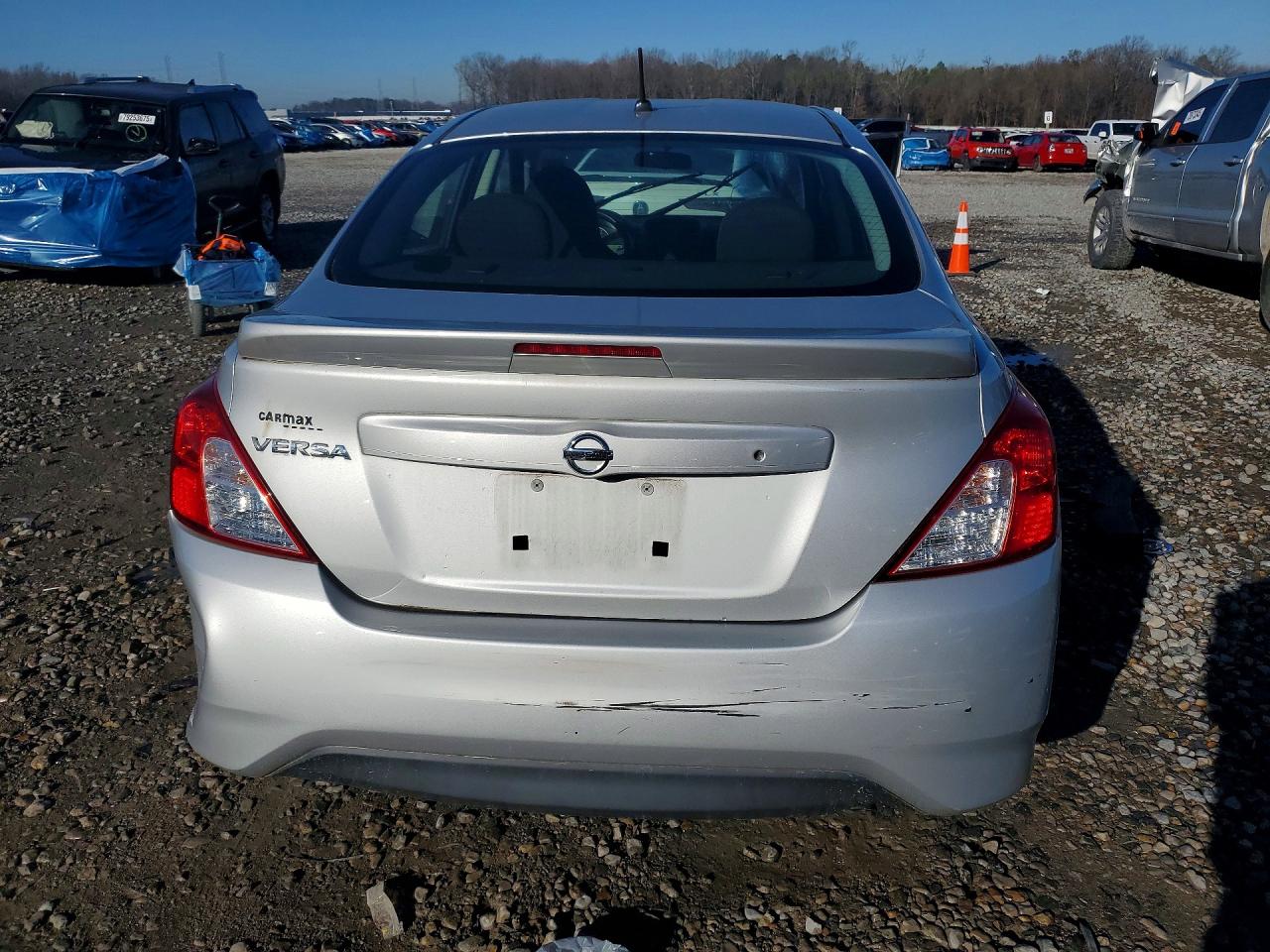 2017 NISS Versa VIN 3N1CN7AP7HL858313 photo 6