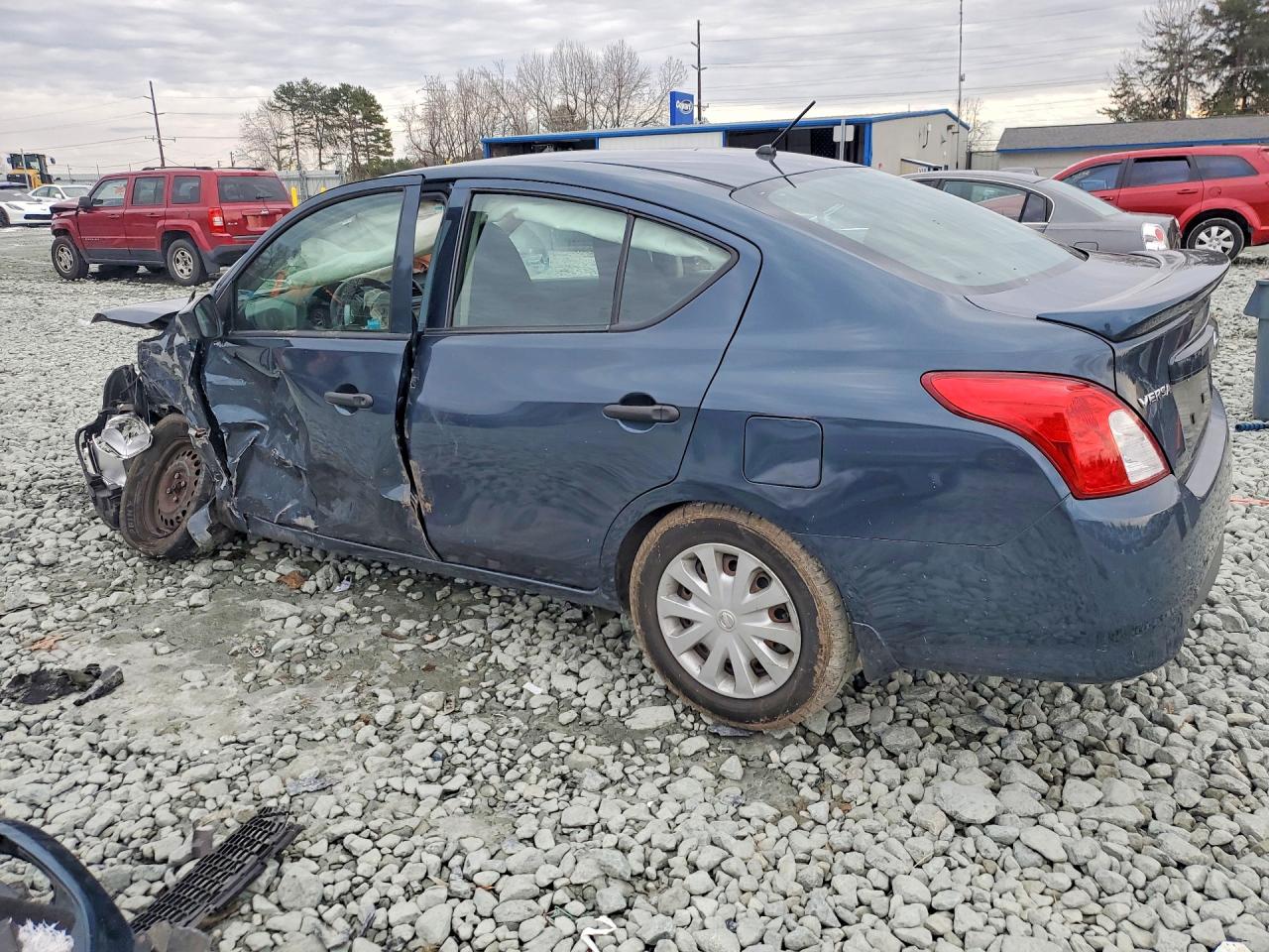 2017 NISS Versa VIN 3N1CN7AP4HL892547 photo 2