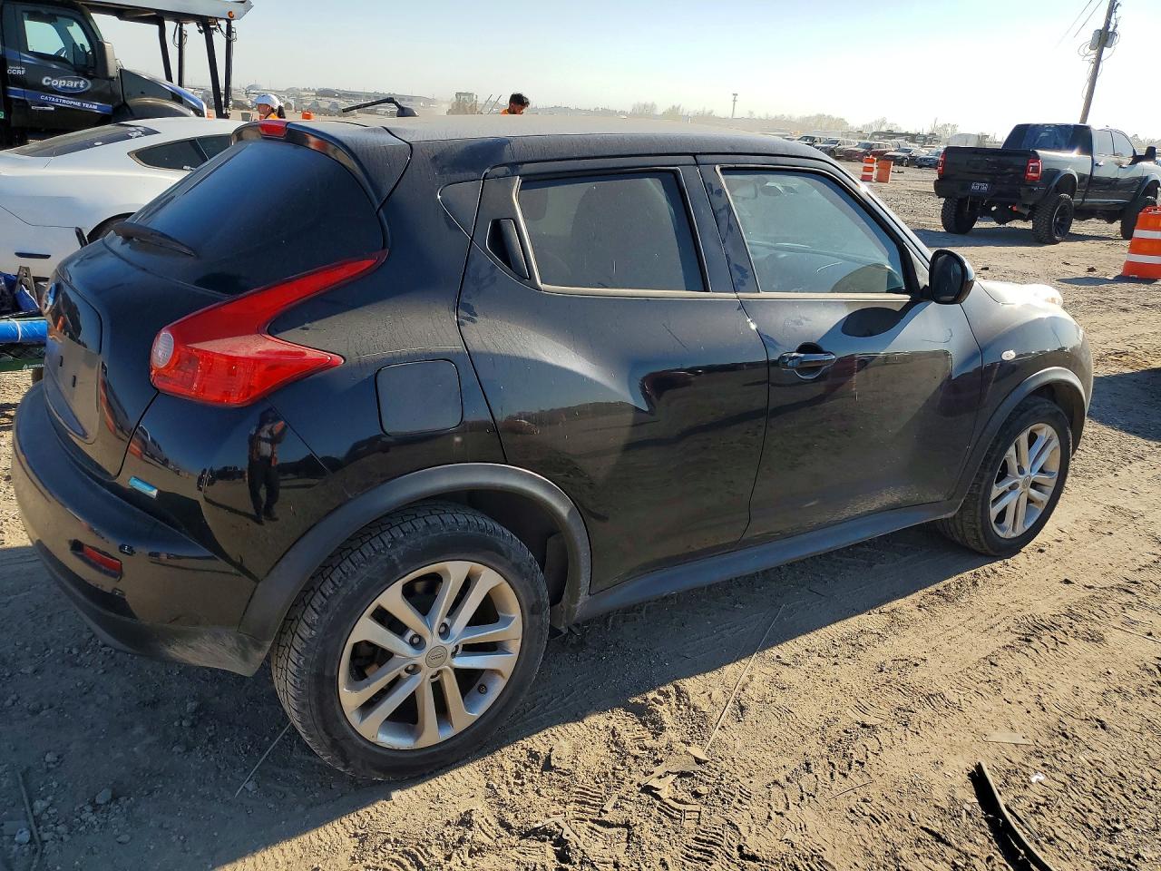 2014 NISS Juke VIN JN8AF5MR9ET358426 photo 3