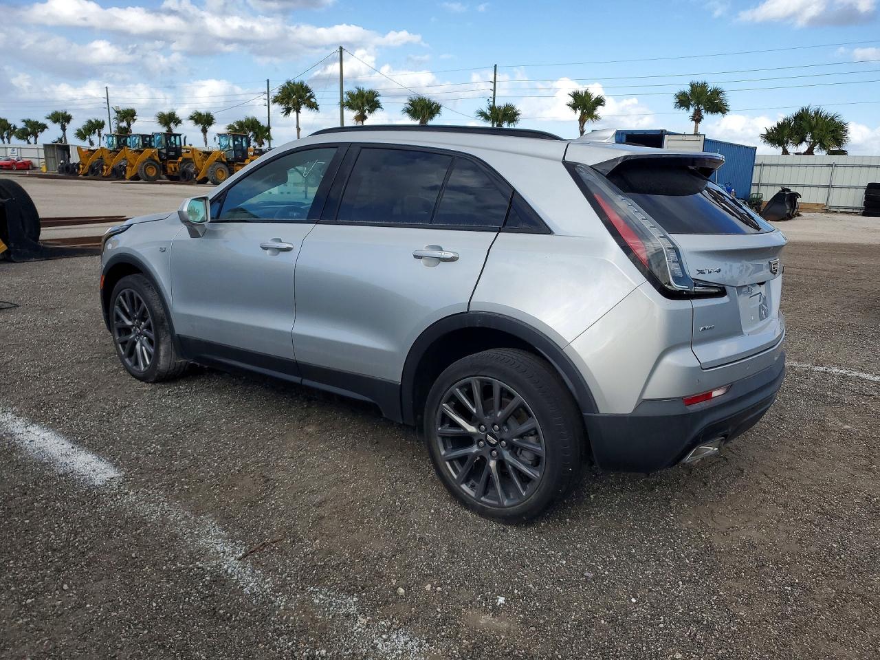 2020 Cadillac Xt4 VIN 1GYFZFR41LF137789 photo 2