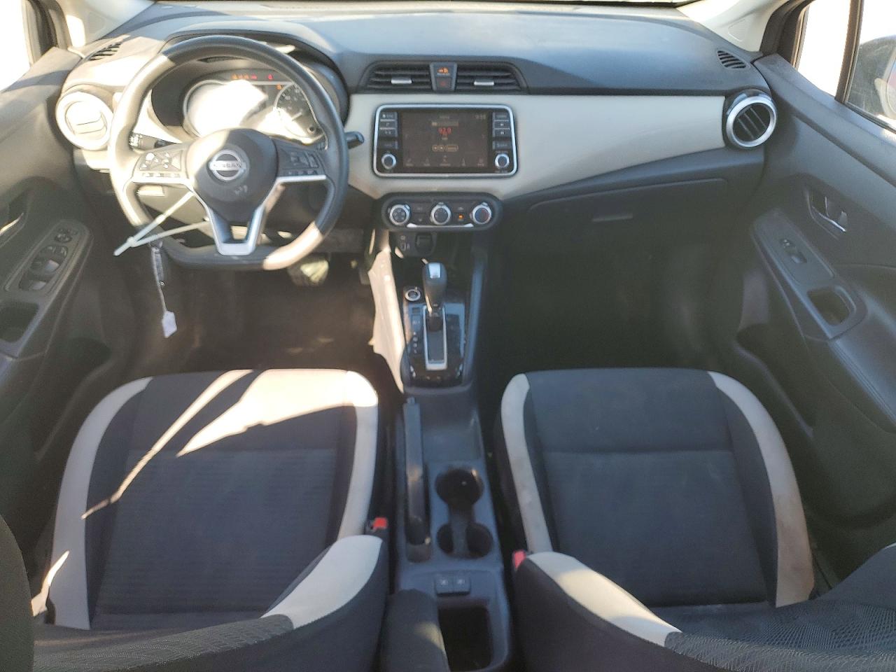 2020 Nissan Versa VIN 3N1CN8EV6LL880715 photo 8