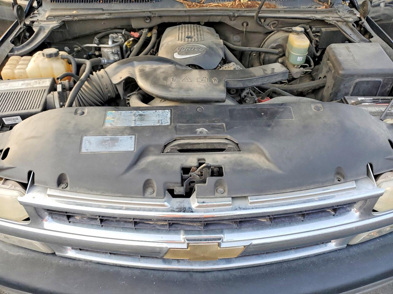 2002 Chev Tahoe VIN 1GNEC13T52R214593 photo 12