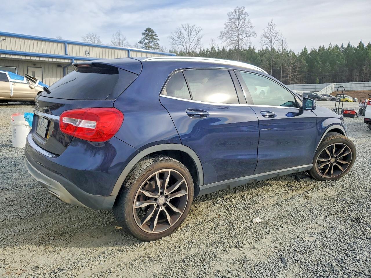 2017 Mercedes-Benz Gla-class VIN WDCTG4EB0HJ350402 photo 3