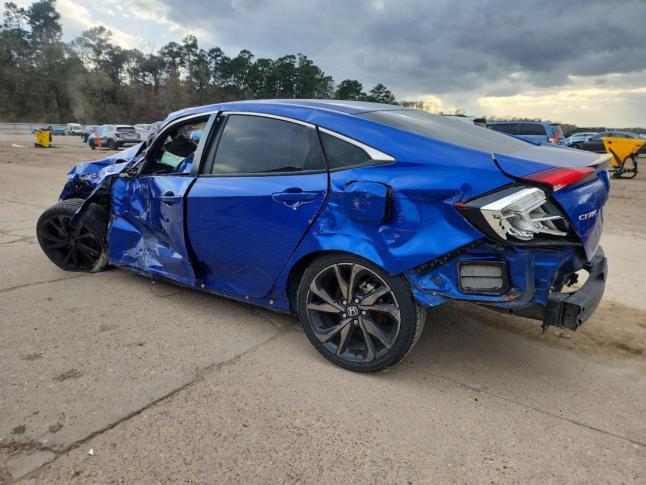 2021 Honda Civic VIN 19XFC2F82ME002677 photo 2