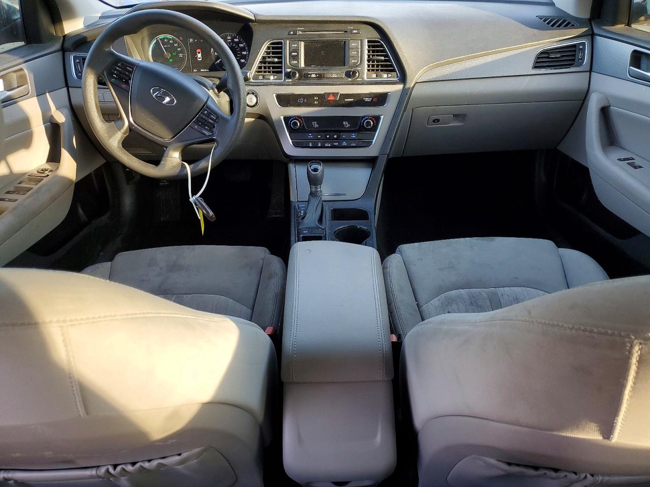 2016 Hyundai Sonata hybrid VIN KMHE24L11GA038994 photo 8
