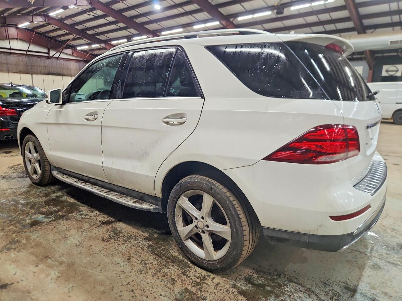 2016 Mercedes-Benz Gle class VIN 4JGDA0EB2GA725978 photo 2