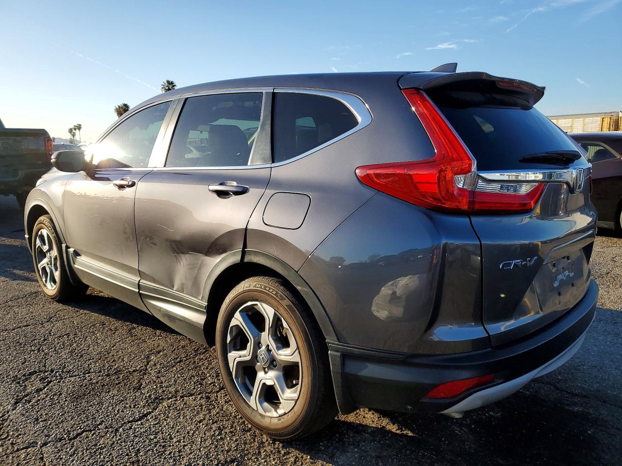 2017 Honda Cr-v VIN 2HKRW2H58HH612298 photo 2