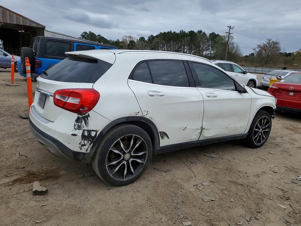 2017 Mercedes-Benz Gla-class VIN WDCTG4EB5HJ357698 photo 3