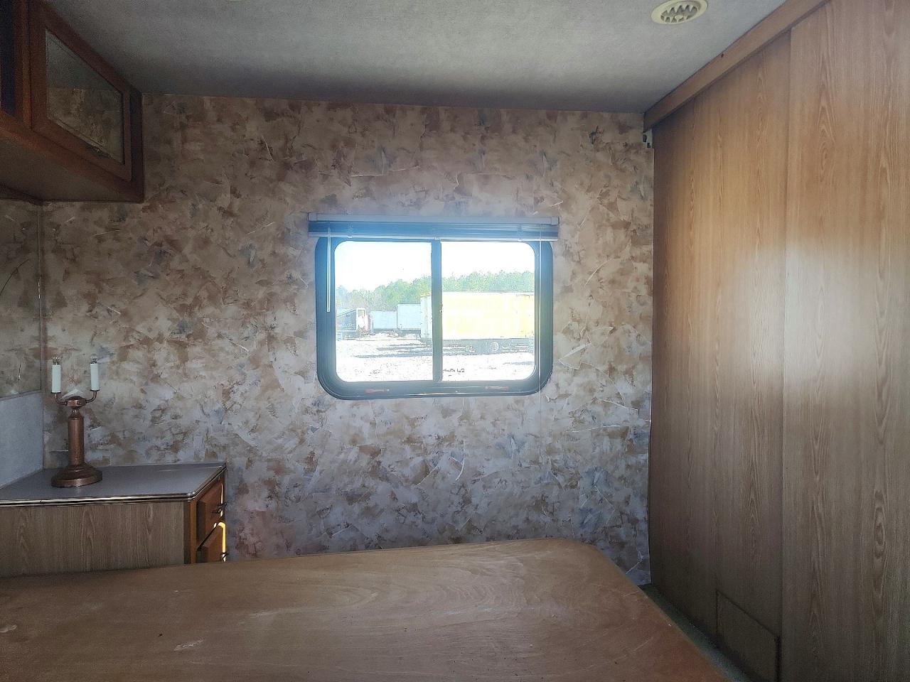 1994 NATIONAL RV VIN 4CDR59M24R2304005 photo 6
