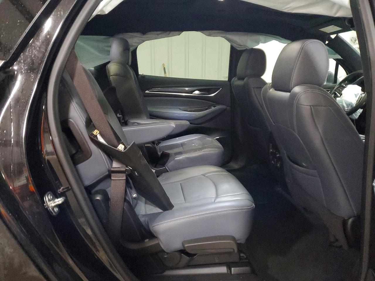 2022 Buick Enclave VIN 5GAEVAKWXNJ117327 photo 11