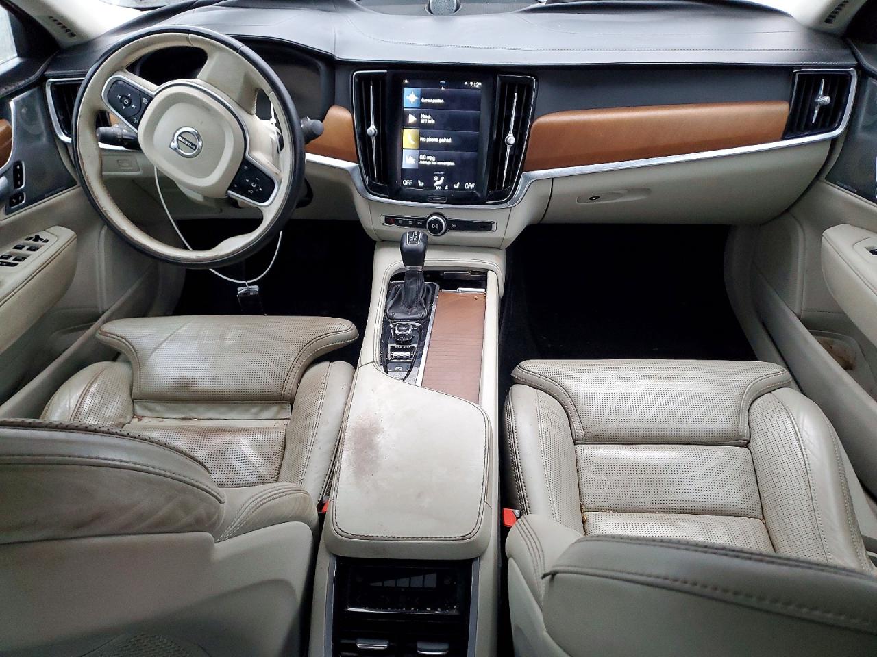 2017 Volvo S90 VIN YV1A22ML9H1010847 photo 8
