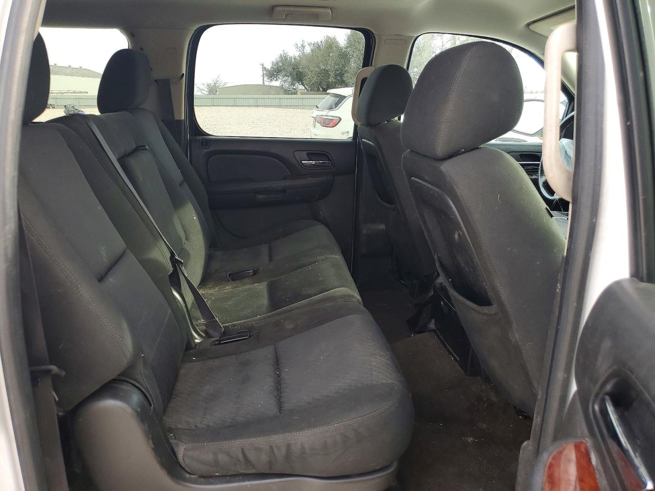 2014 Chevrolet Suburban VIN 1GNSCHE09ER136600 photo 11