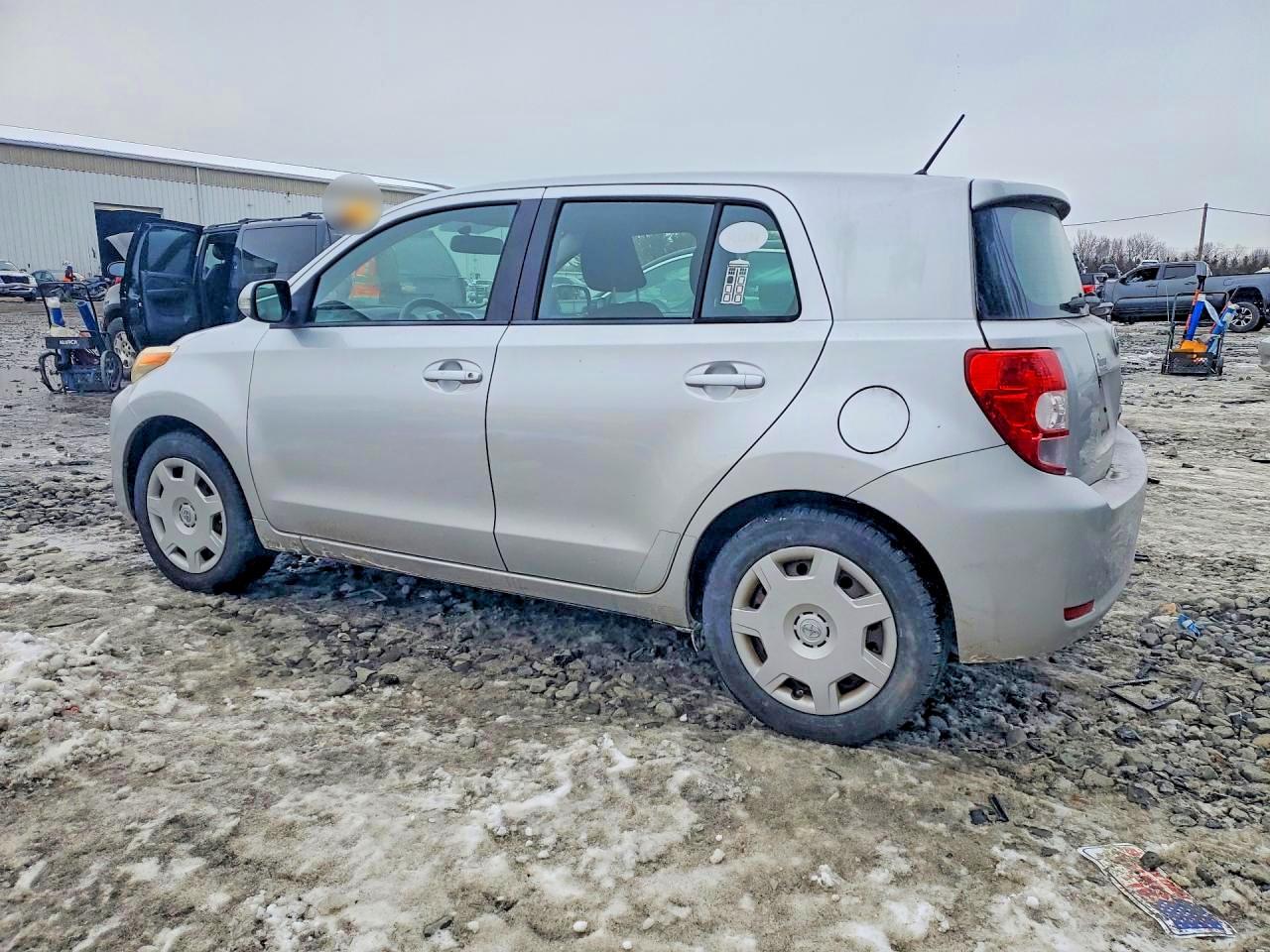 2010 Toyota Scion VIN JTKKU4B45A1005607 photo 2