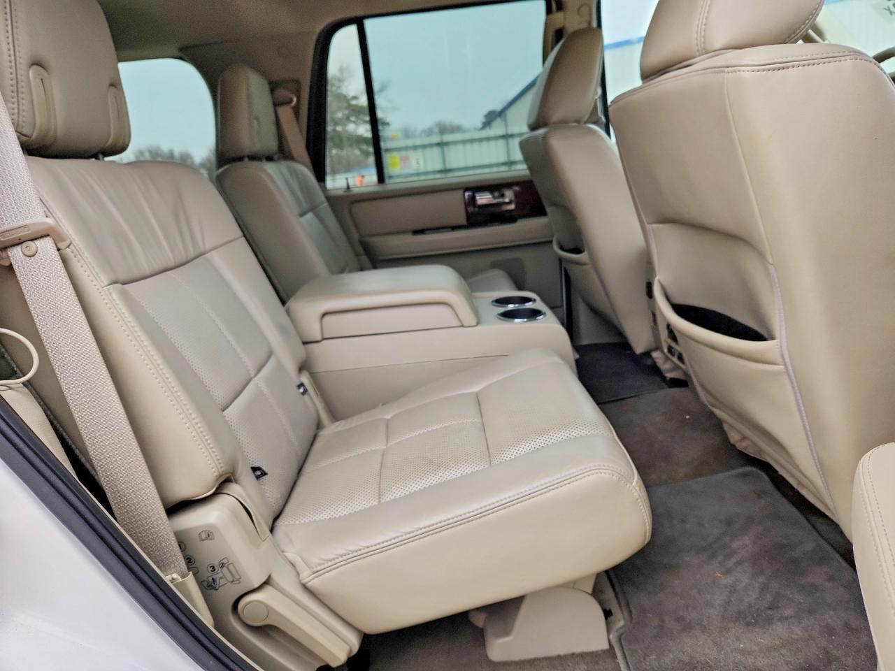 2011 LINCOLN Navigator VIN 5LMJJ2J50BEJ02498 photo 11