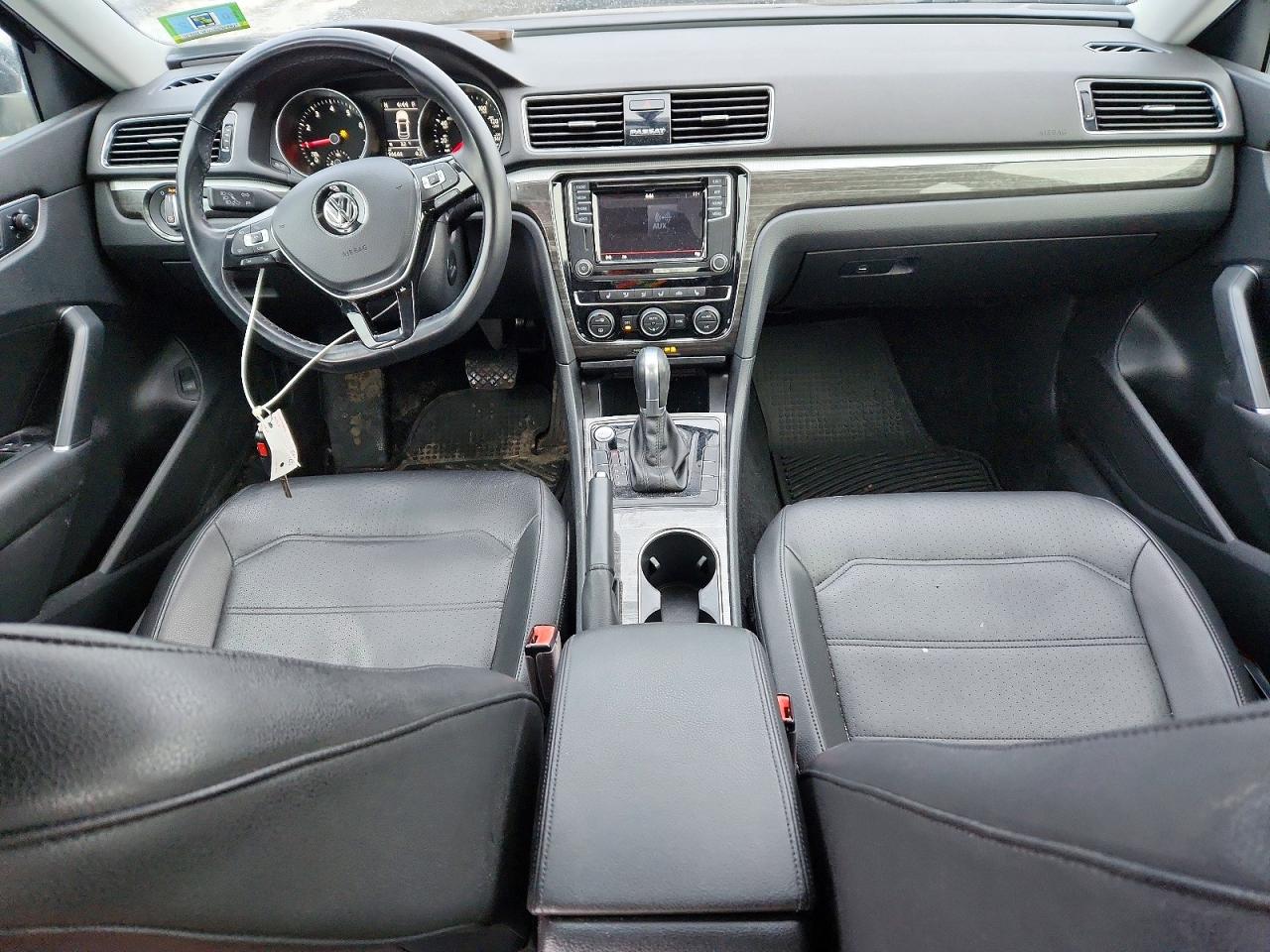 2018 Volkswagen Passat VIN 1VWBA7A34JC010826 photo 8