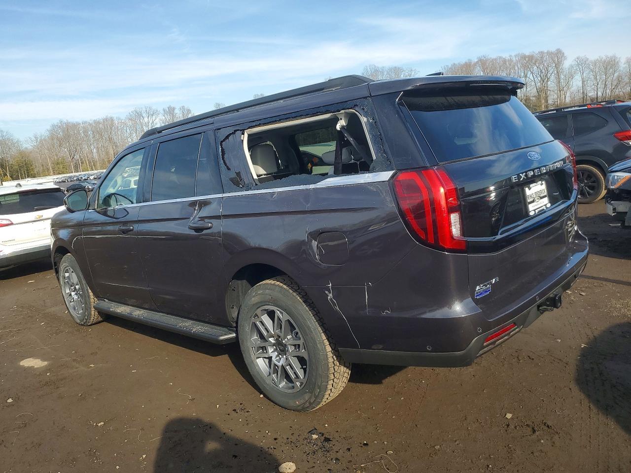 2025 Ford Expedition VIN 1FMJK1J87SEA53403 photo 2