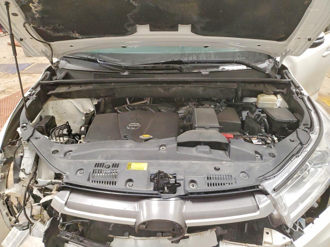 2017 Toyota Highlander VIN 5TDJZRFH9HS356838 photo 12