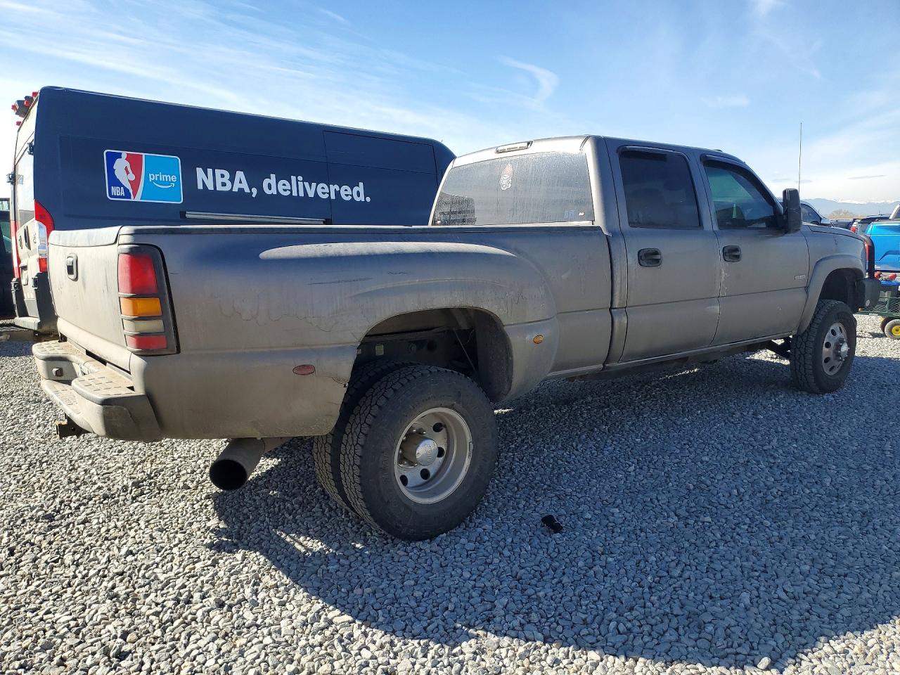 2006 CHEV Silverado VIN 1GCJK33D26F144427 photo 3