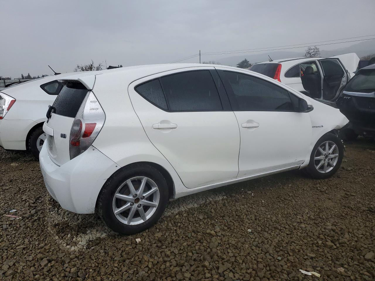 2012 Toyota Prius VIN JTDKDTB38C1026348 photo 3